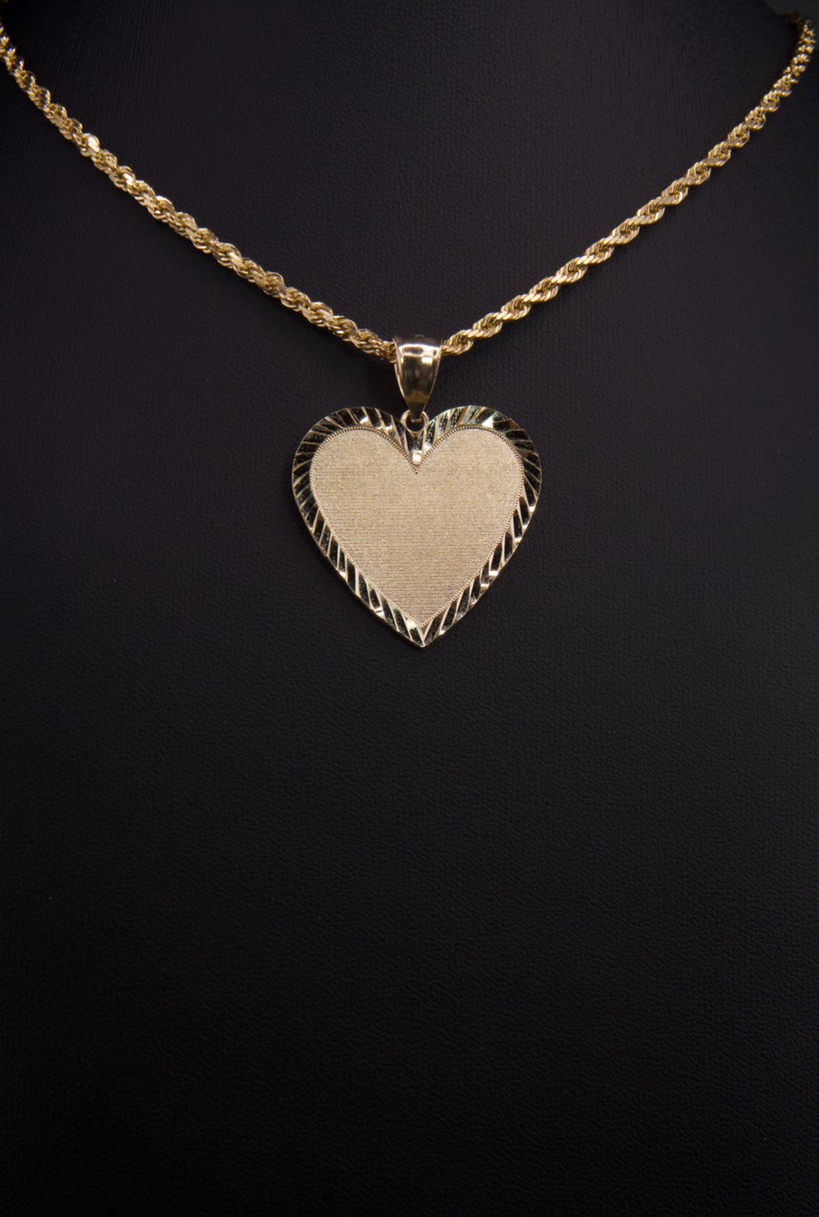 10k Diamond Cut Heart Picture Pendant