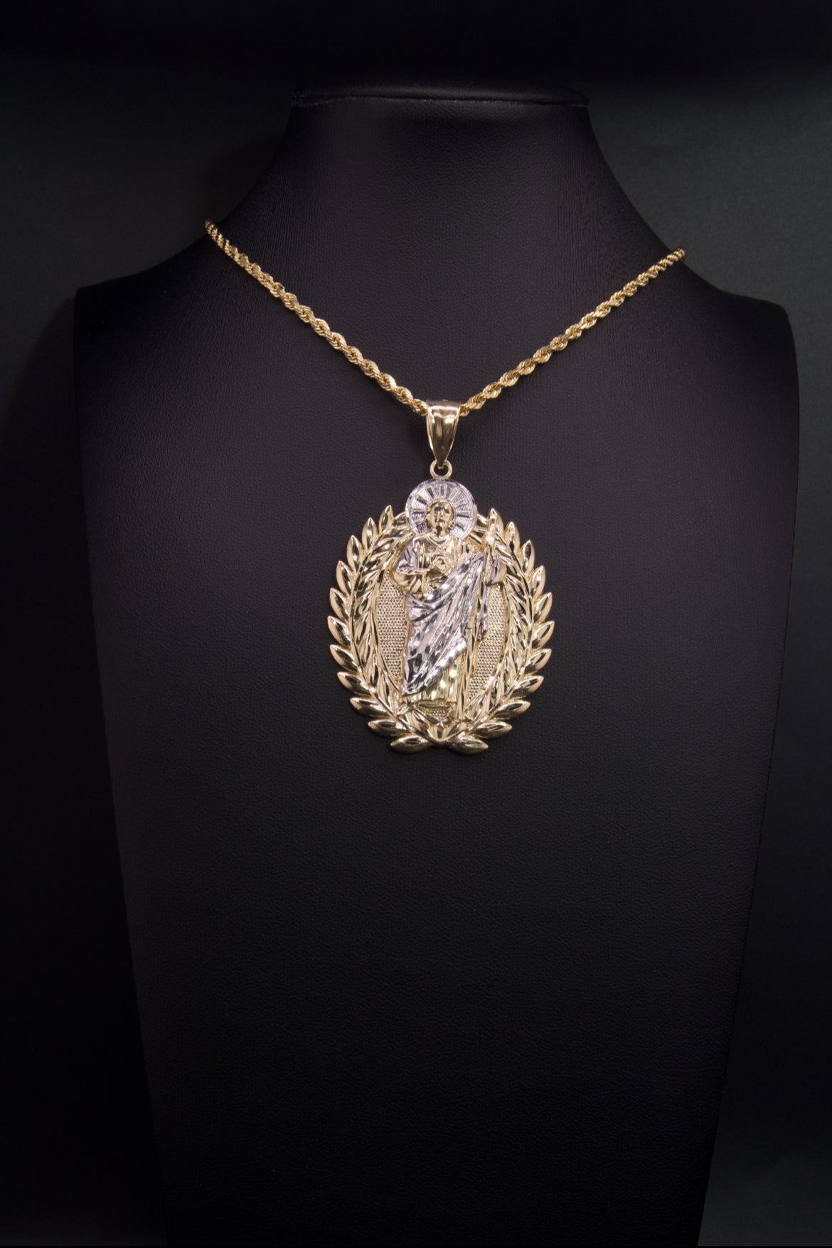 10k Large St.Jude w/ Wreath Pendant